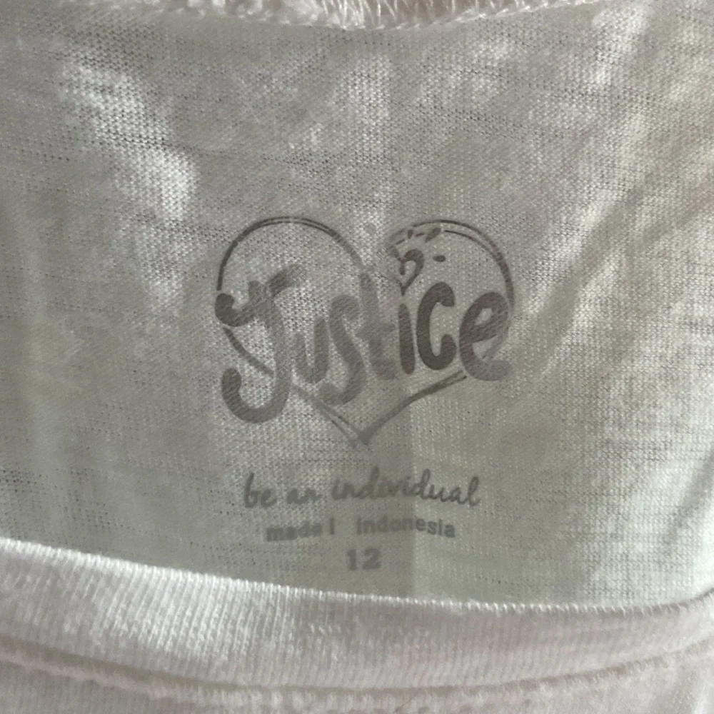 Girls simple white tank top!